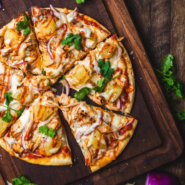 Seafood & Special Pizza